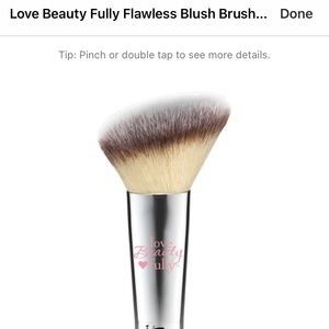 It Cosmetics Brush #227